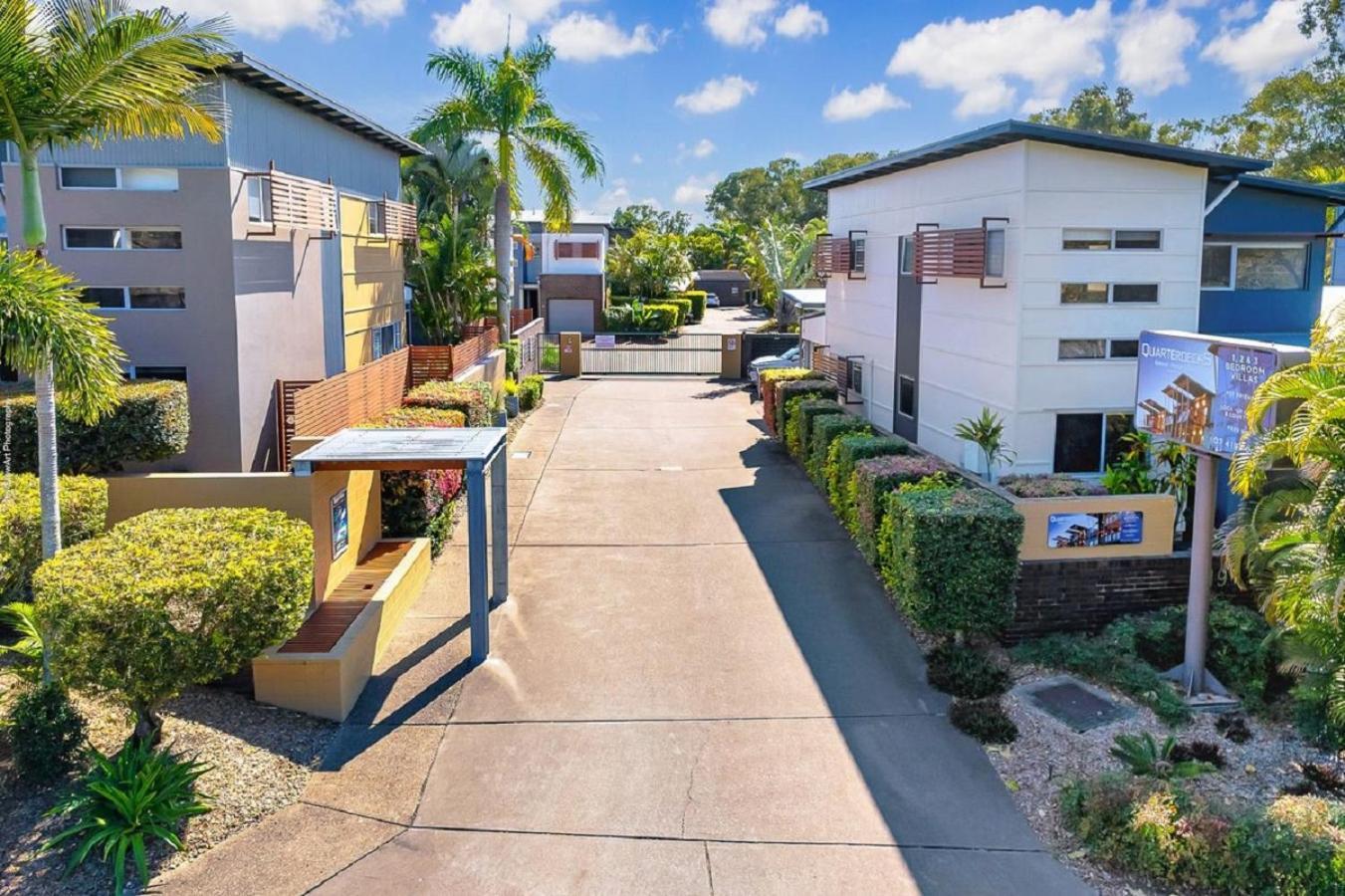 Quarterdecks Retreat Villa Urangan Exterior photo