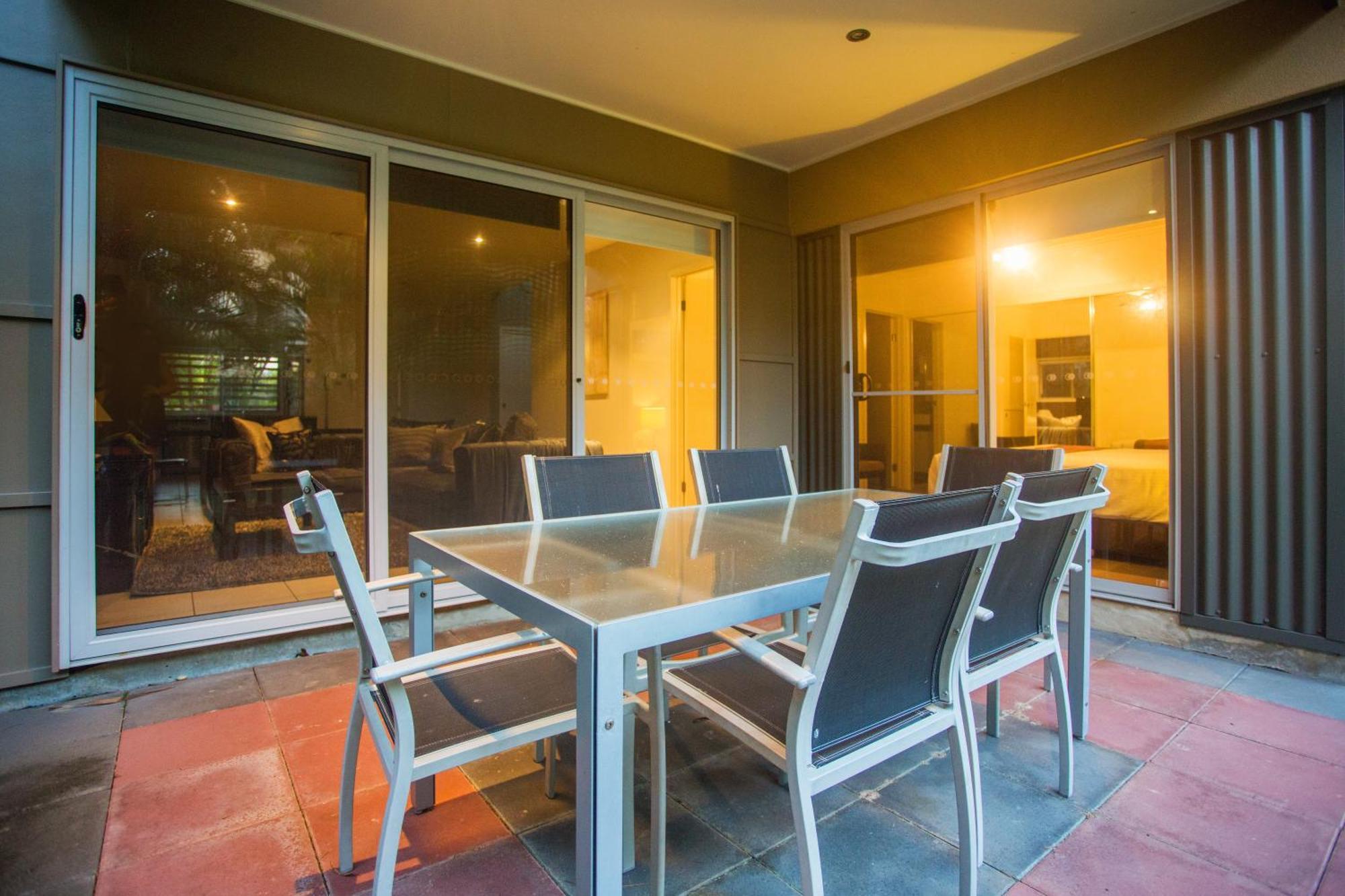 Quarterdecks Retreat Villa Urangan Room photo