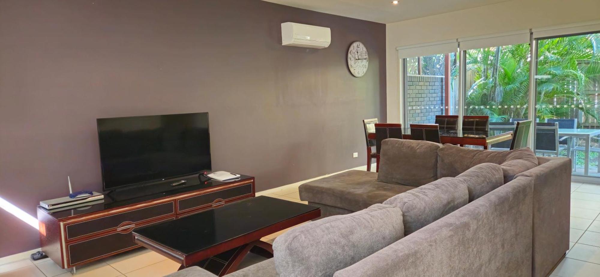 Quarterdecks Retreat Villa Urangan Exterior photo